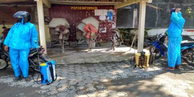 Penyemprotan Desinfektan di Desa Pondokgebangsari